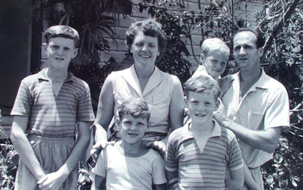 This image has an empty alt attribute; its file name is 19560101-Owen-Norma-Aitken-family-3-1024x642.jpg